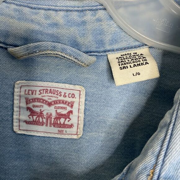 LEVI’S Women’s Pearl Snap Button Light Wash Western Shirt Size L - Picture 3 of 10